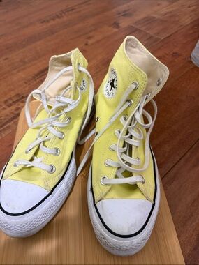 Converse platform Yellow High Top Sneakers